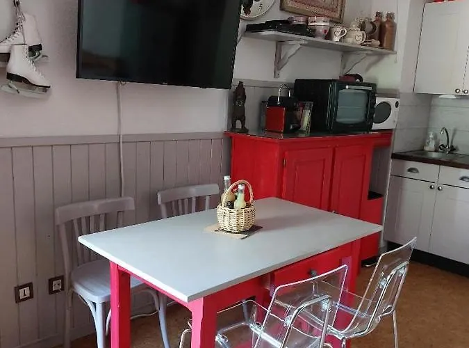 Lägenhet Cosy Au Coeur De Lary